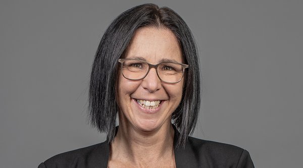 Porträt ZLI Mitarbeiterin Porträt ZLI Mitarbeiterin Schmid